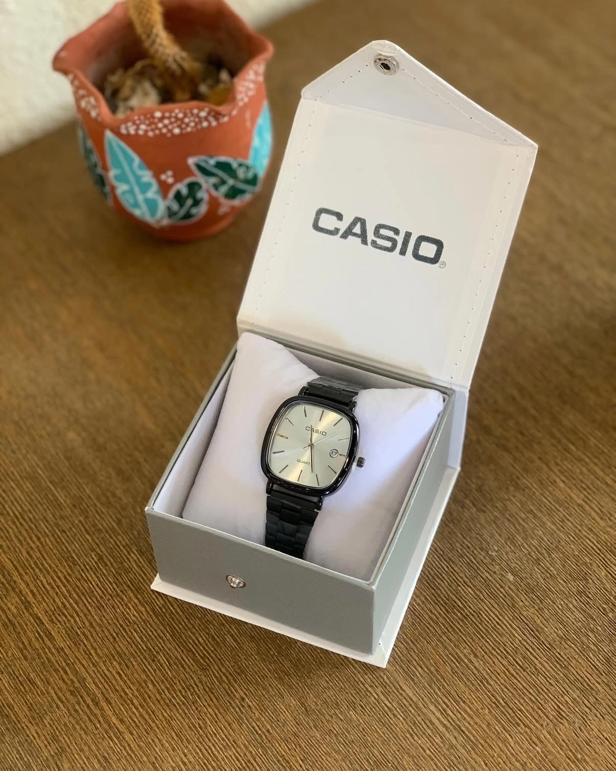 Casio watches for men and women, 3.5 riyals
