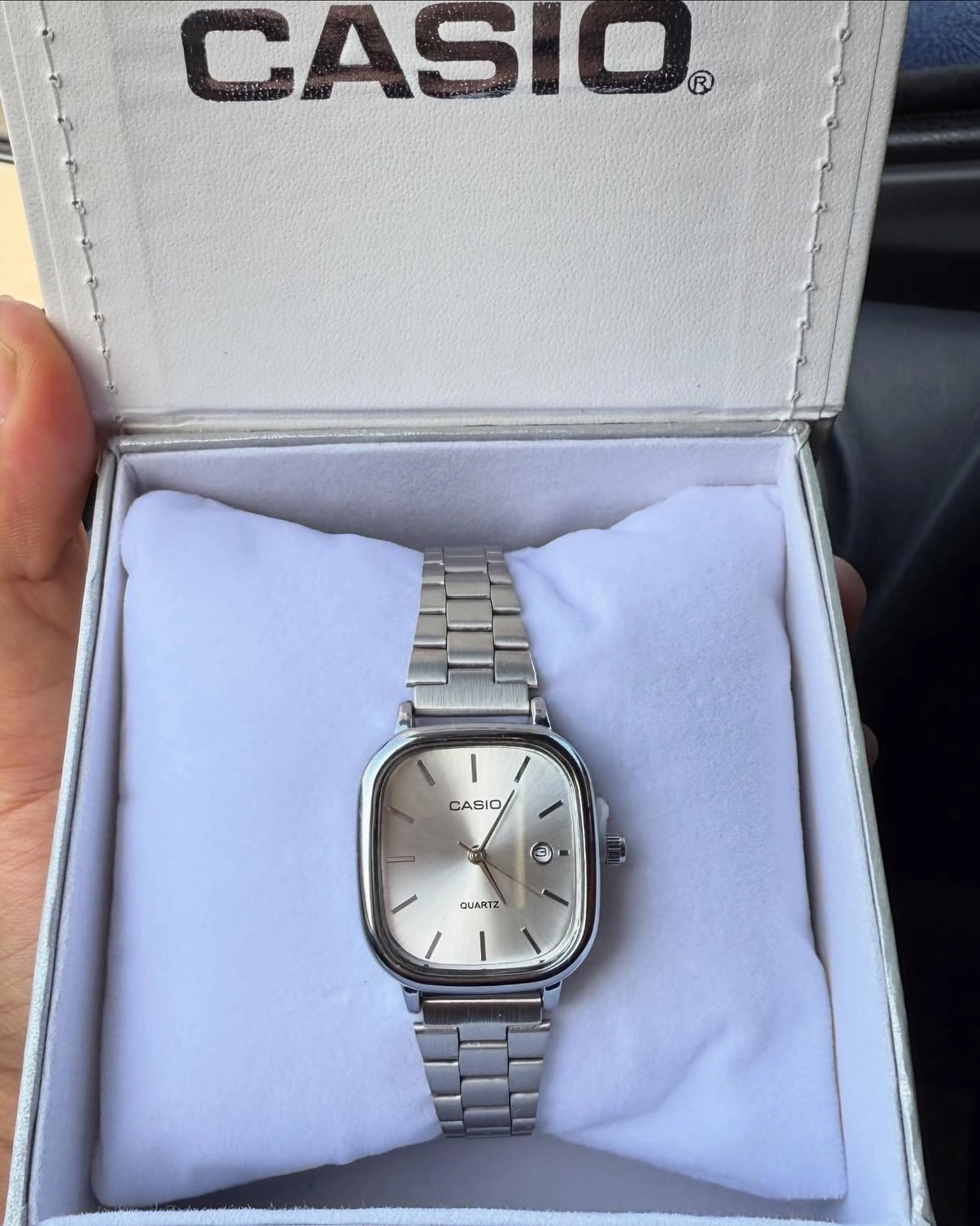 Casio watches for men and women, 3.5 riyals