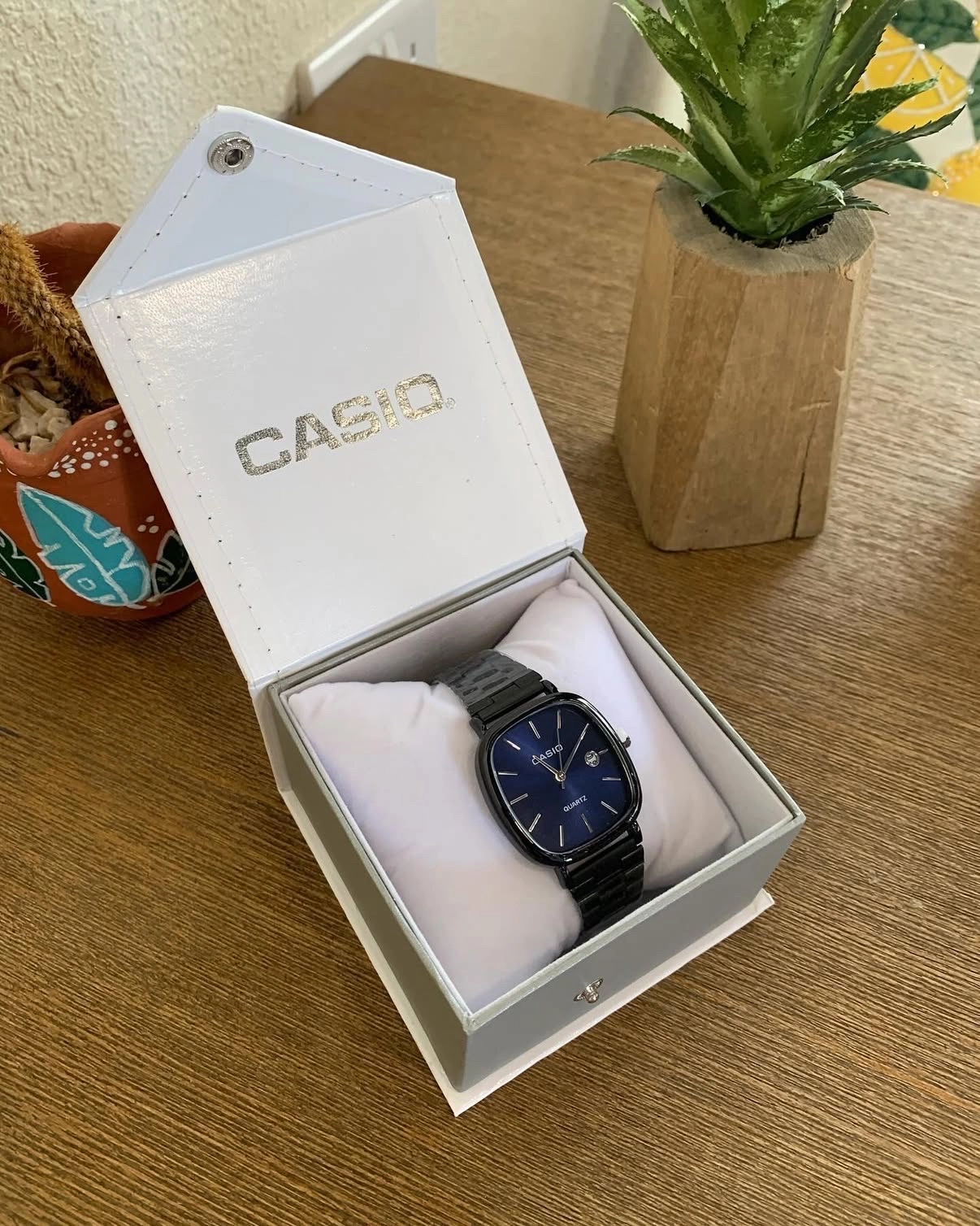 Casio watches for men and women, 3.5 riyals