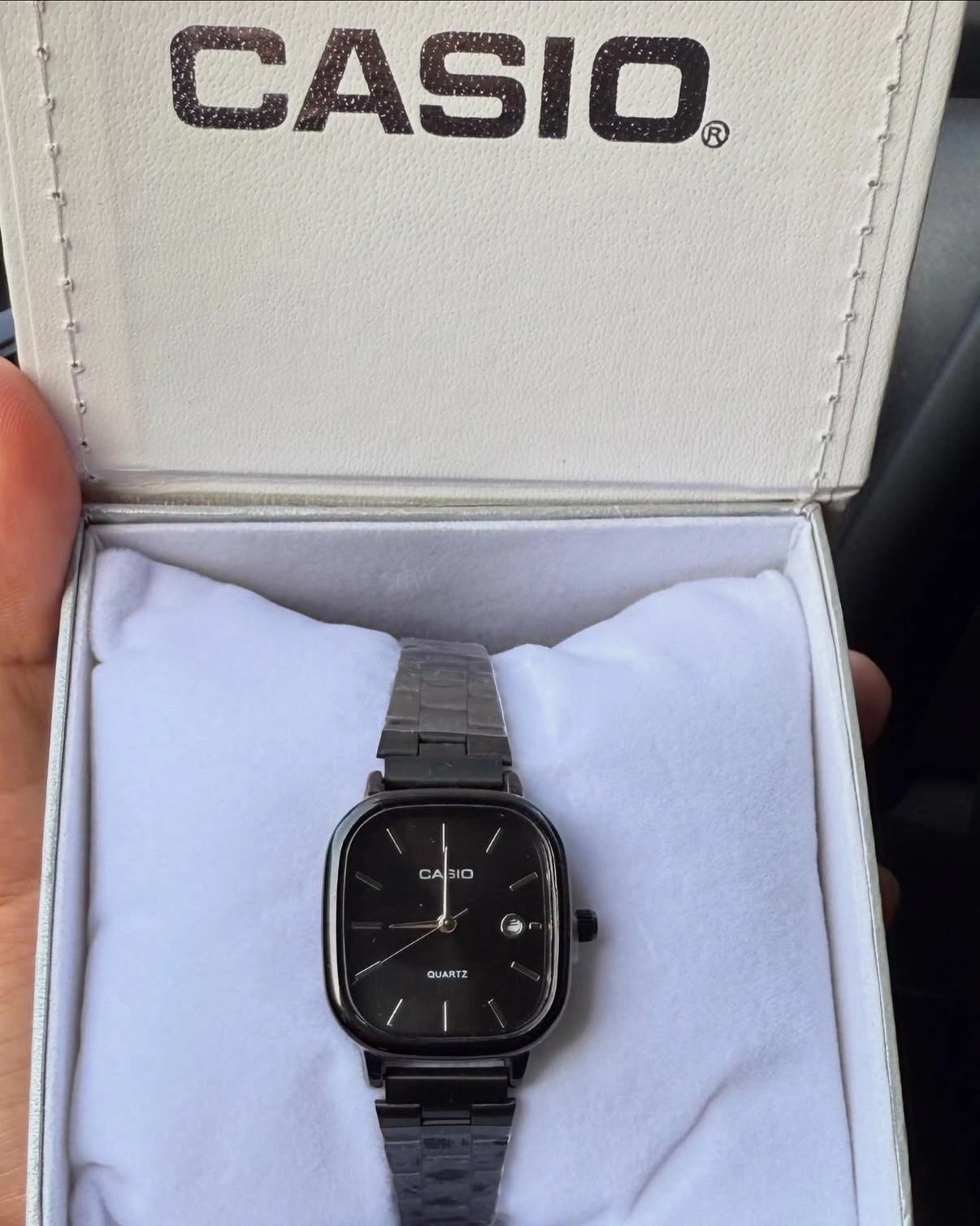 Casio watches for men and women, 3.5 riyals