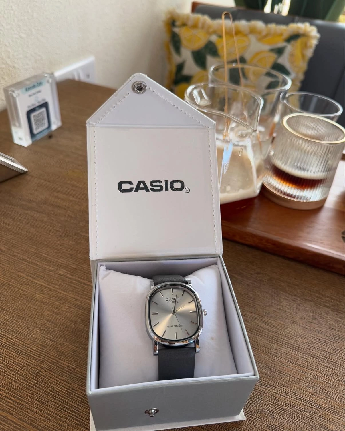 Casio watches for men and women, 3.5 riyals